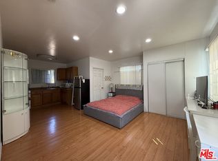 805 E 21st St #B, Los Angeles, CA 90011