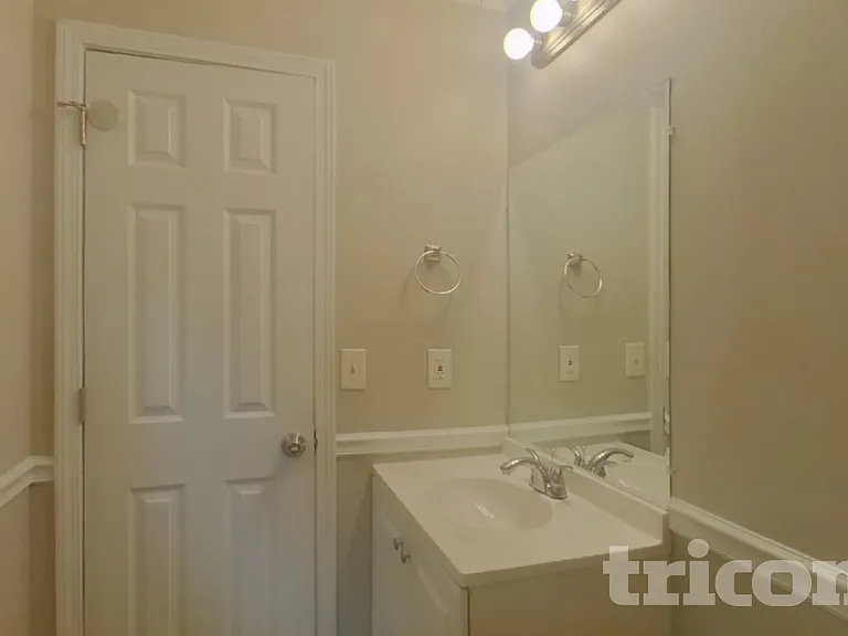 120 Elberta Dr — Photo 9
