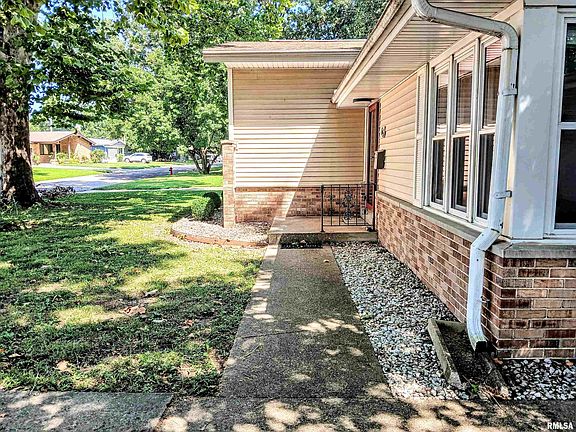 5th image of 65 Lambert Ln