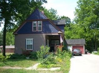 216 Commercial St, Chesaning, MI 48616