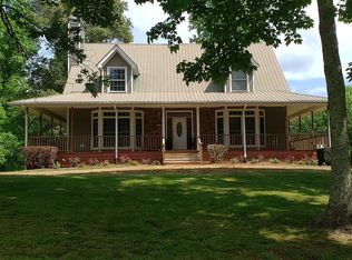 331 Grove Ln, Cleveland, GA 30528