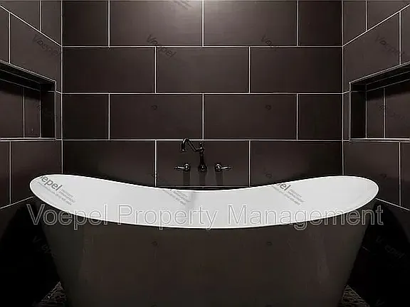 4 bed, 1800 sqft, $3,200 — Photo 3