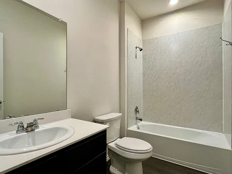2304 Lattimore St — Photo 7
