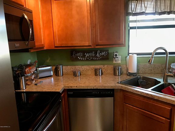 5th image of 8433 Long Meadow Cir N