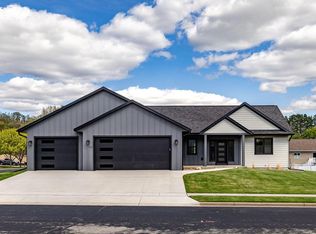 717 Tamarack TRAIL, Holmen, WI 54636