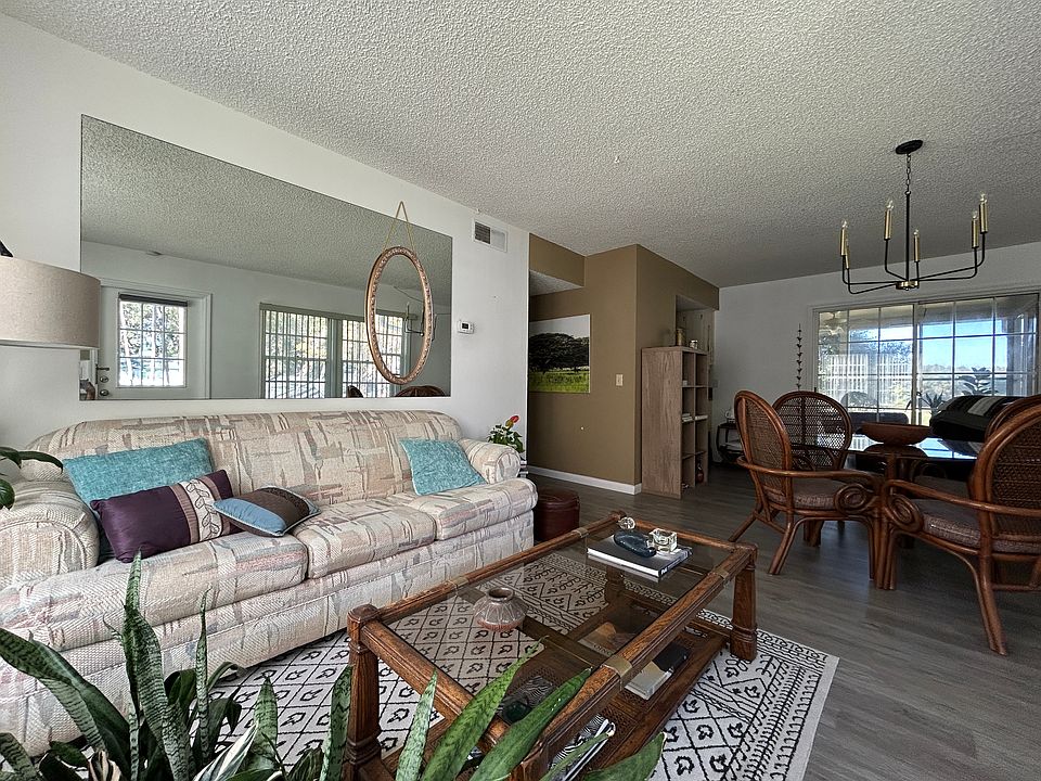 LIVINGROOM - another sofa only