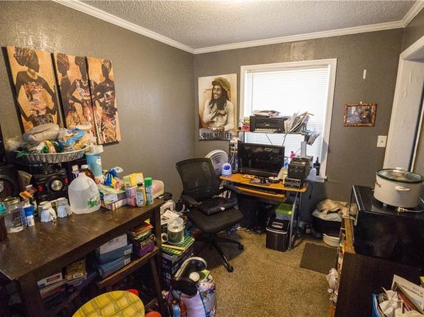 kansas-city-missouri-2074650432 picture