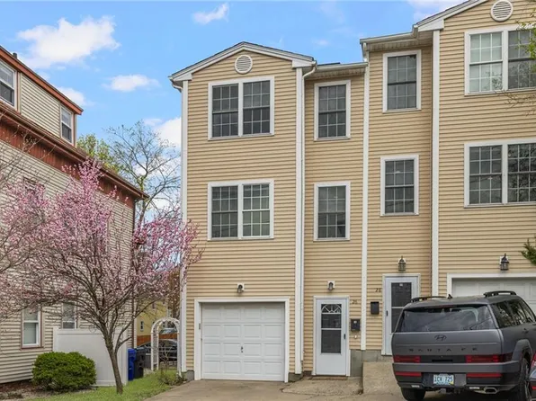 26 7th St #1, Providence, RI 02906