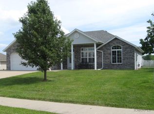 175 Crest Ave, Holts Summit, MO 65043