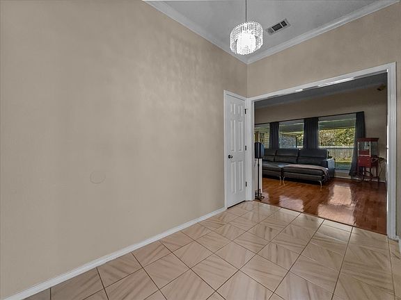 5th image of 1821 Montauk Way