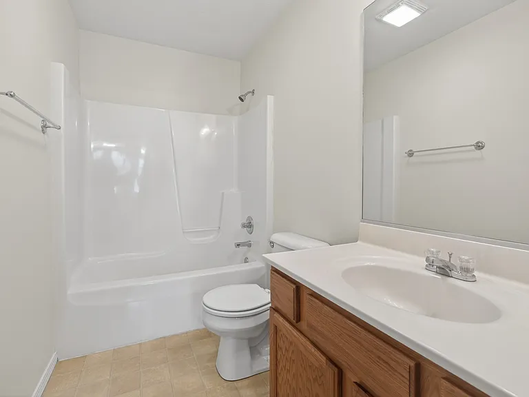 3 Ross Dr #6 — Photo 6