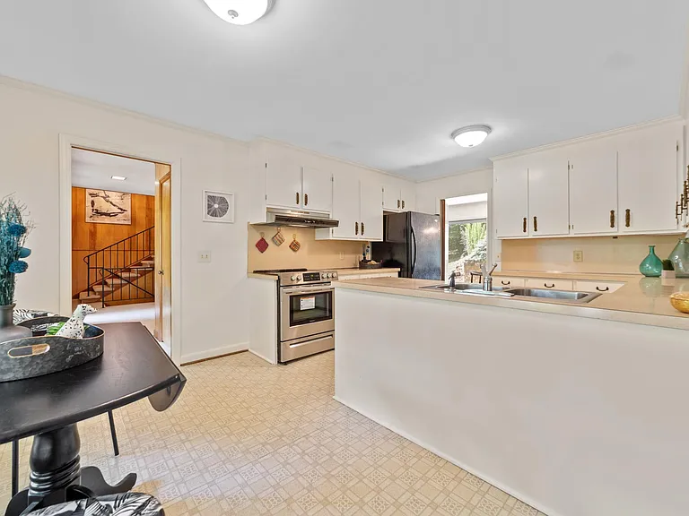 Breakfast nook and kitchen.