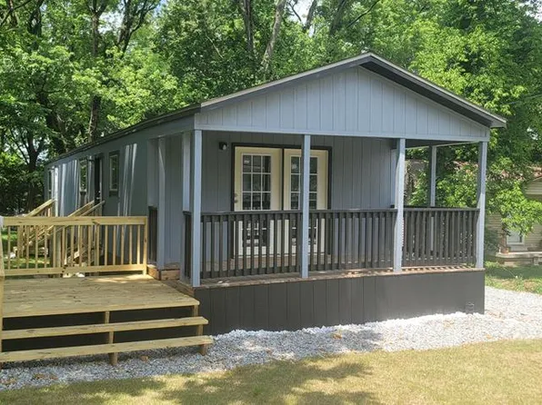 506 Irvine St, Paris, TN 38242