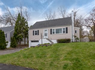 5 Fullin Ct, Norwalk, CT 06851