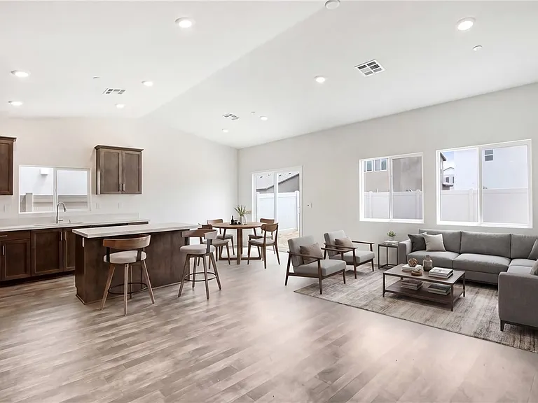 31319 Autumn Blaze Dr — Photo 2