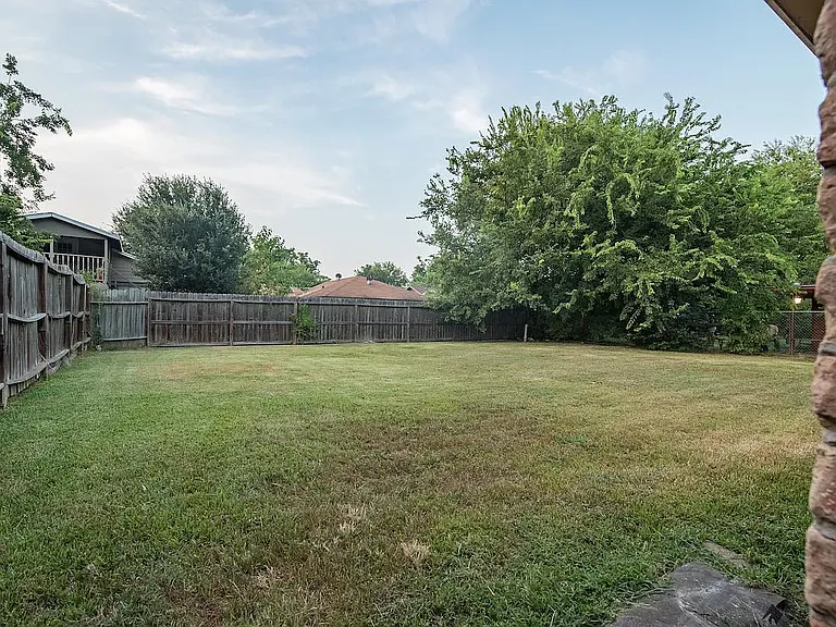 4518 Oak Shadows Dr — Photo 4
