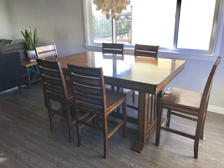 Dining room adjacent to kitchen and living room