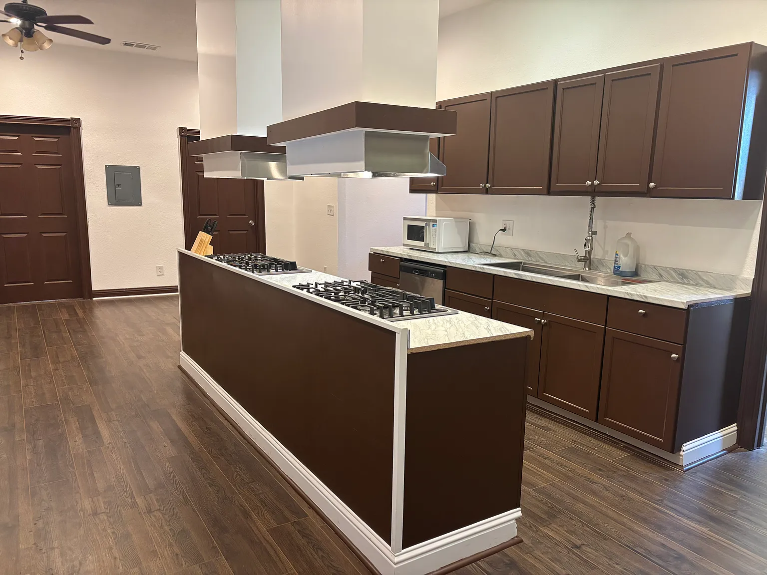 20 bed, 7206 sqft, $800 — Photo 3