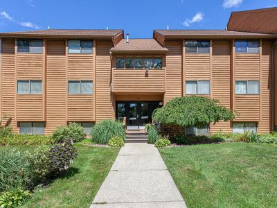 6701 Boca Vista Dr NE UNIT 302, Rockford, MI, 49341