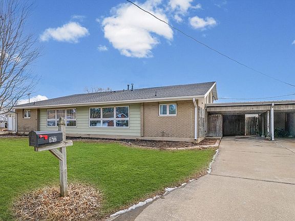 3rd image of 1612 Golfview Rd