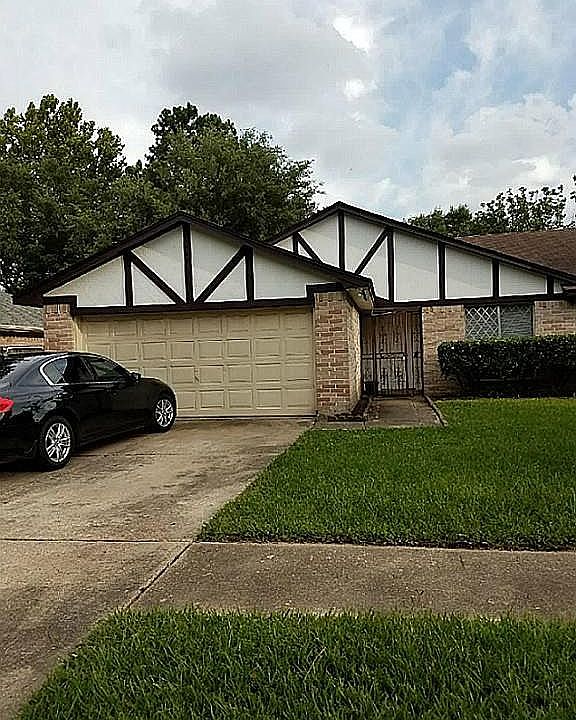 1st image of 10415 White Fawn Dr