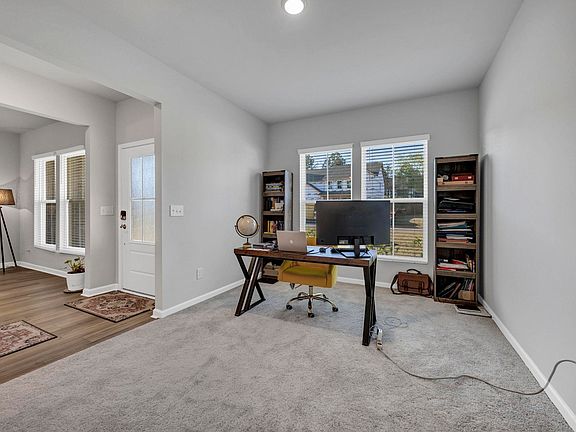 5th image of 183 Schneider Ln