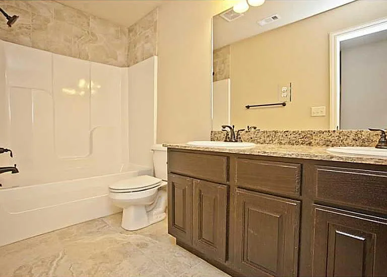 2669 N Miranda Ave — Photo 10