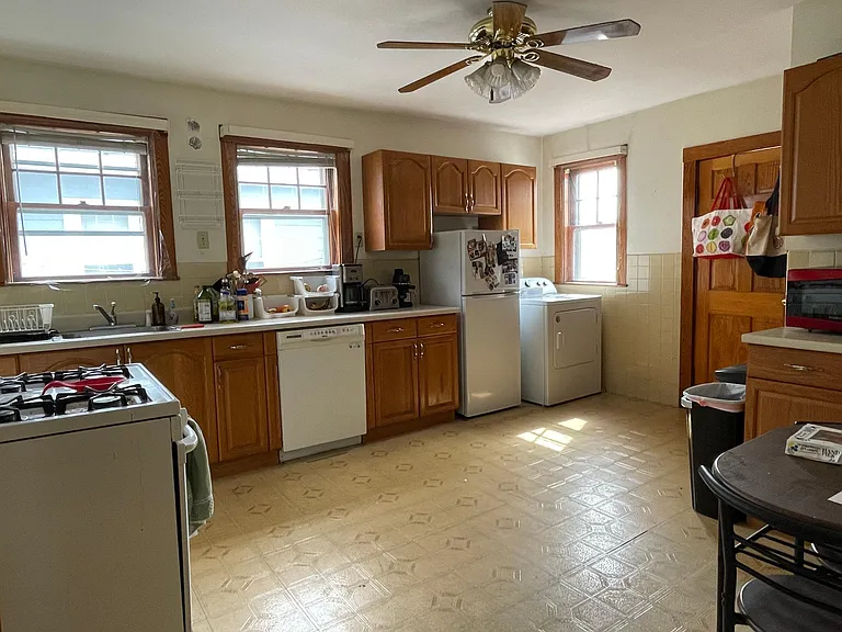 44 Frederick Ave #2 — Photo 2