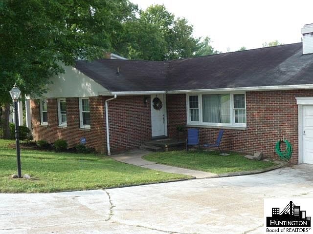 1st image of 3 Parkway Dr