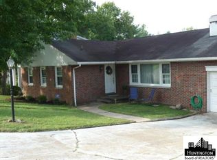 3 Parkway Dr, Huntington, WV 25705
