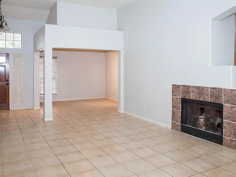 6223 Newbury Dr — Photo 5