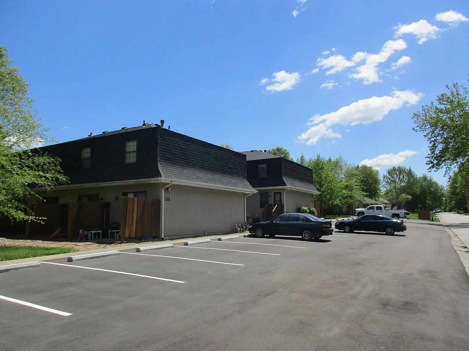 2 bed, 1000 sqft, $1,300 — Photo 3
