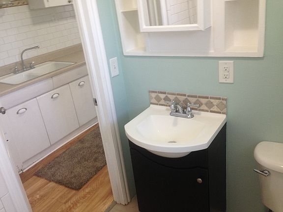 Main level bathroom  unit#1