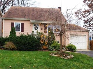 67 Cresskill Ave, Dumont, NJ 07628