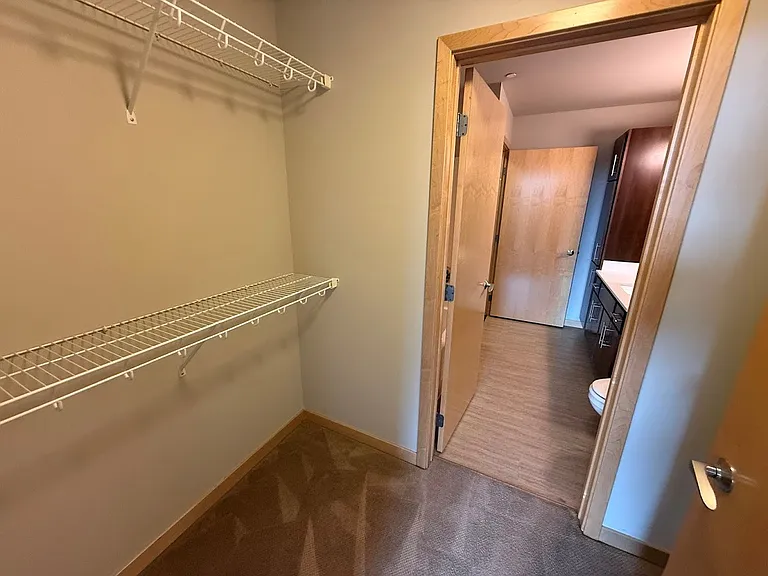 Venture Luxury High Rise — Photo 174