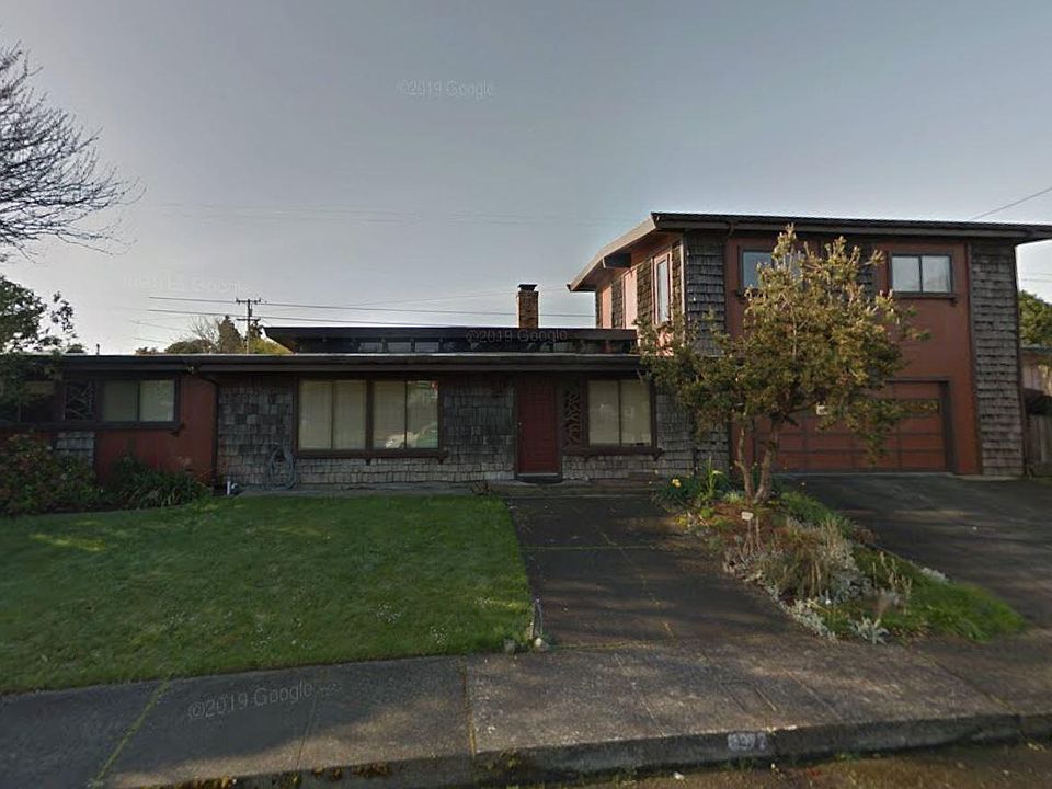 1st image of 3372 Prairie Ave