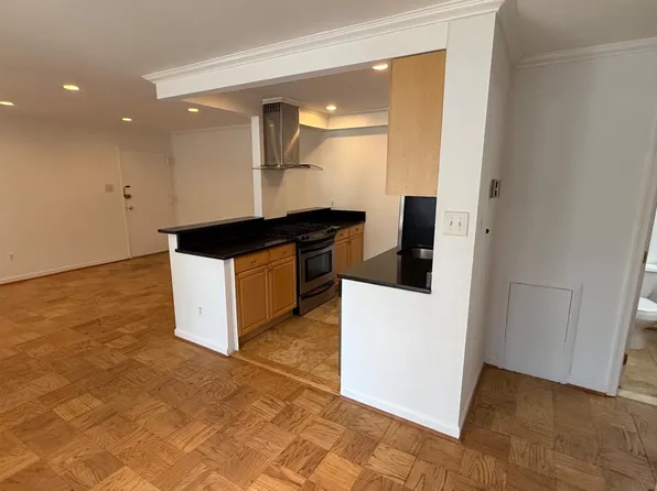 2911 Charing Cross Rd APT 6, Falls Church, VA 22042