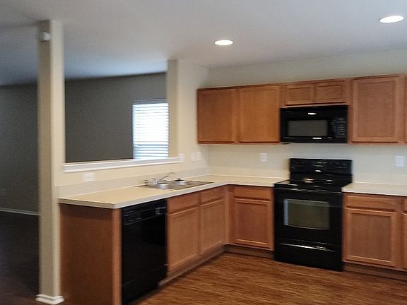5th image of 1340 Gayle St