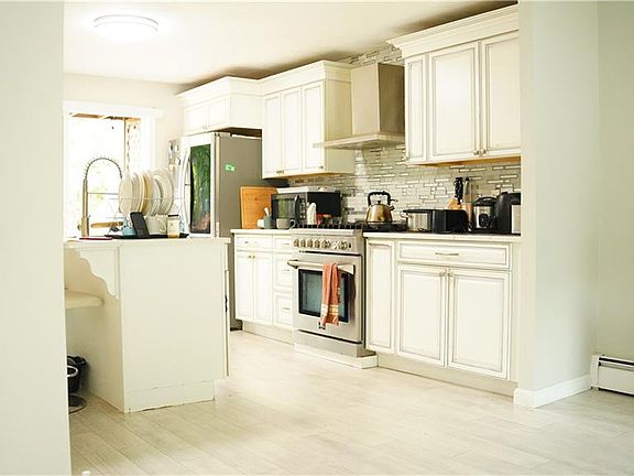 2nd image of 8 Bicentennial Way