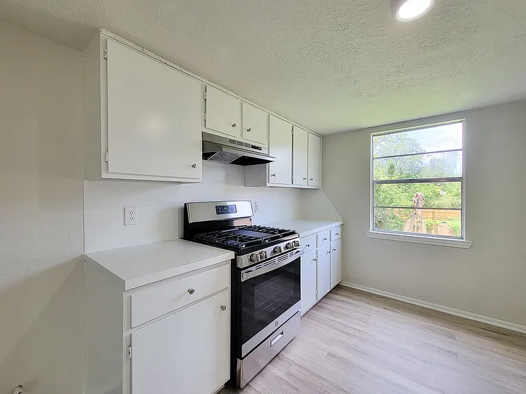 8719 Valley Song Dr — Photo 15