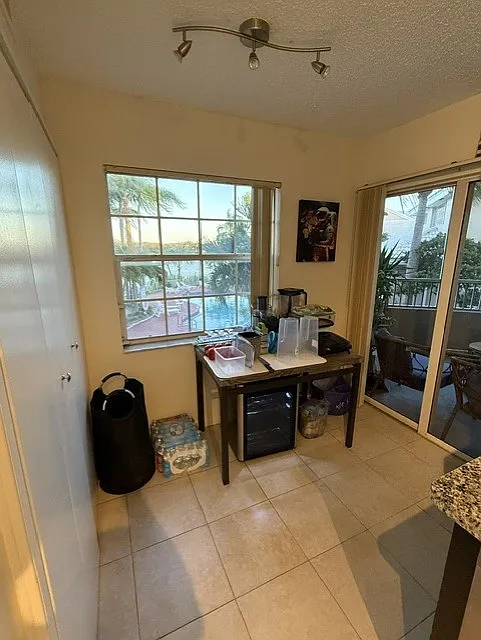 2 bed, 1121 sqft, $2,250 — Photo 3
