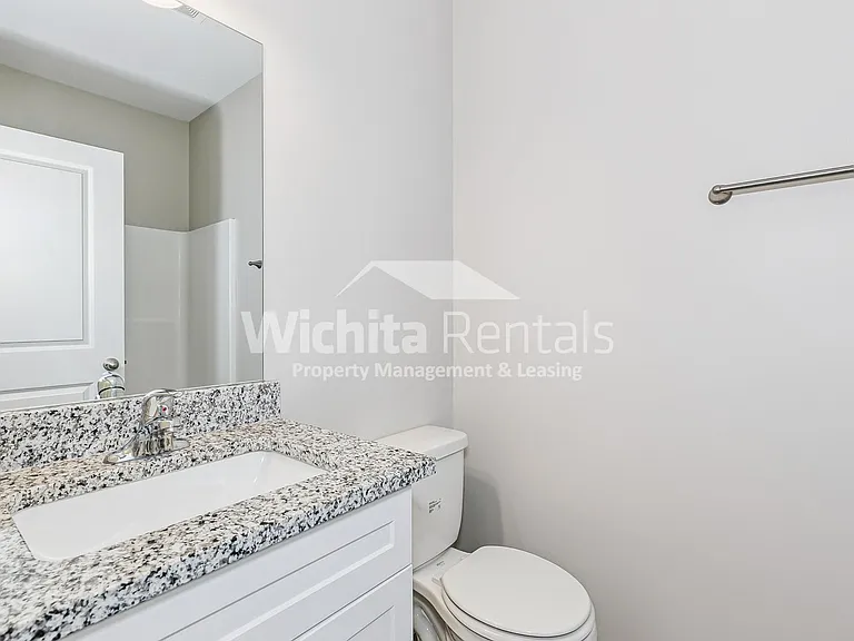 5146 Honeylocust St — Photo 14