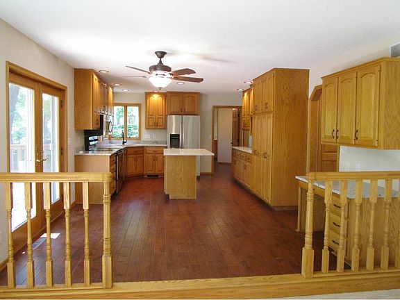 5th image of 8 Alice Ct
