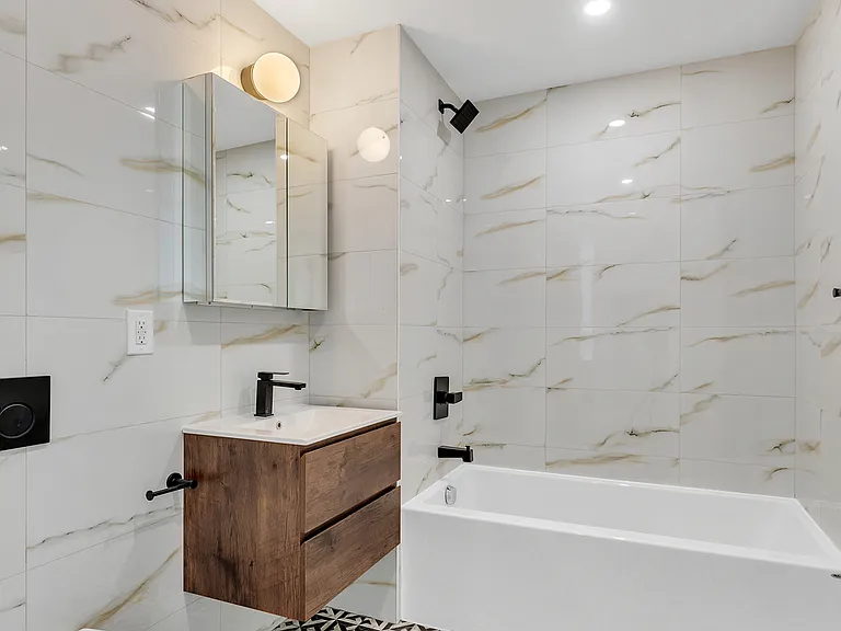 31-18 30th St #4B — Photo 5