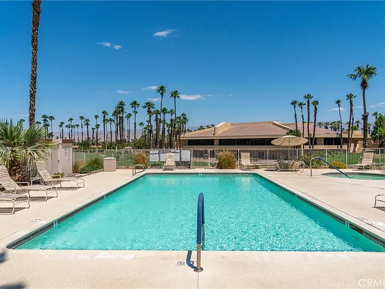 38921 Wisteria Dr — Photo 30