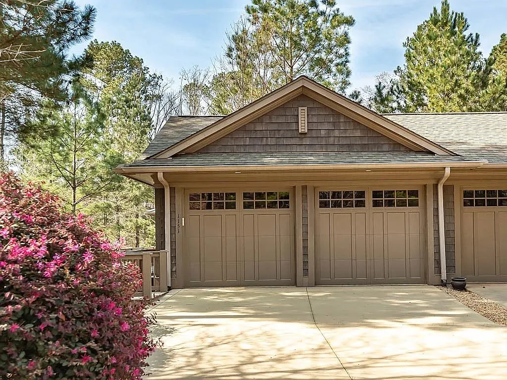 Two Car Garage - 1151 Regency Dr