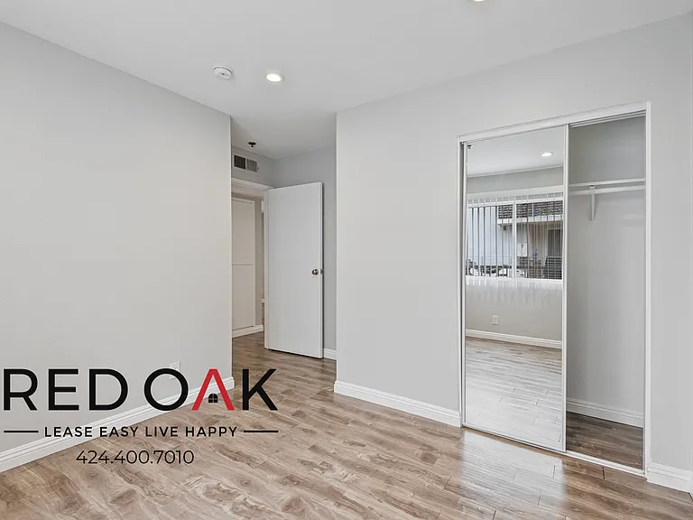 5224 Cartwright Ave #7 — Photo 16
