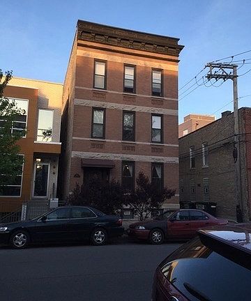 3rd image of 1615 N Wood St APT 2F