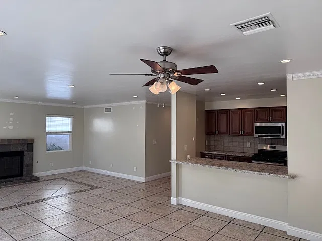 3 bed, 1324 sqft, $4,400 — Photo 4