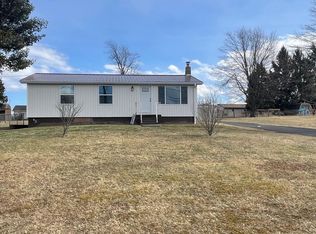 208 W Ridge Loop Rd, Romney, WV 26757